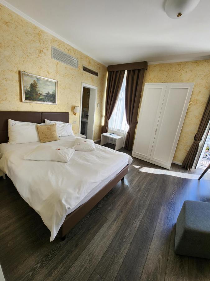 Hotel Millennium Locarno Bagian luar foto